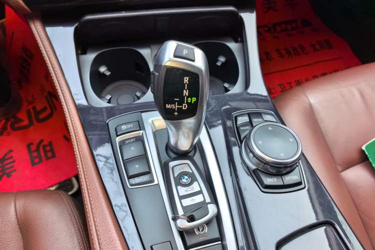 Used BMW 5 Series 2014 520Li Elegant Model
