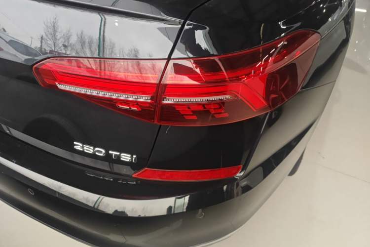 Used Volkswagen Passat 2019 280TSI Business Edition China VI Right Rear Taillight