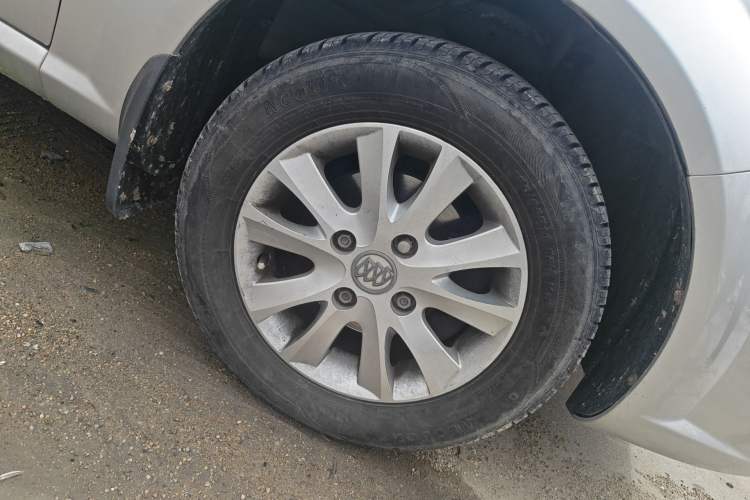 Used Buick Excelle 2015 1.5L Manual Classic Trim Right Front Wheel Hub