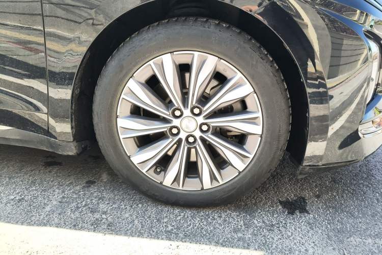 Used Hongqi E-QM5 2023 620km PLUS
