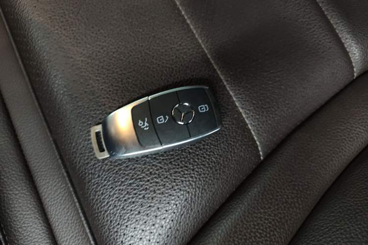 Used Mercedes-Benz GLC 2021 GLC 300 L 4MATIC Luxury Model Vehicle Key