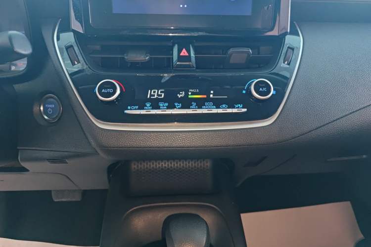 Used Toyota Corolla 2021 Dual-Engine 1.8L E-CVT Pioneer Edition Audio And AC Panel