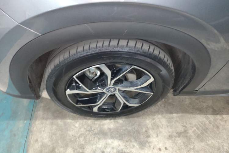 Used BYD Yuan PLUS 2022 430 km Luxury Version Left Front Wheel Hub