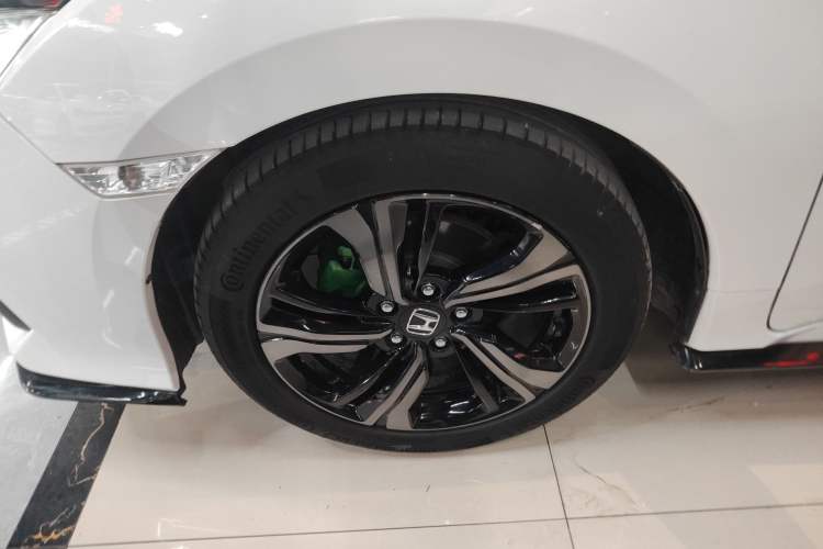 Used Honda Civic 2021 HATCHBACK 220TURBO CVT Trendy Cool Edition Left Front Wheel Hub