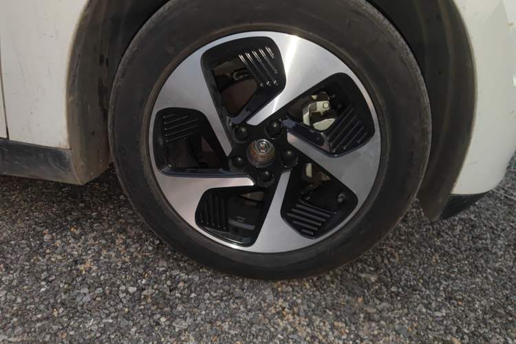 Used JAC Yiwei 3 2023 505 km Championship Edition
