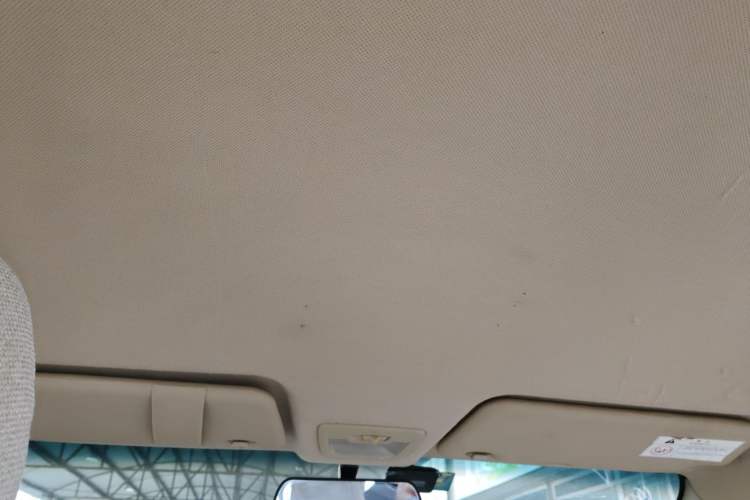 Used Baojun 730 2016 Revised 1.5L Manual Standard Version 7 Seats China V Emission Standard Headliner