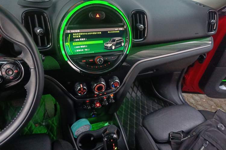 Used MINI Countryman 2018 1.5T COOPER ALL4 Artist Audio And AC Panel