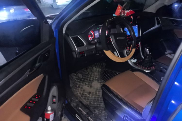 Used SAIC MAXUS T70 2021 2.0T Diesel Manual 4x4 Elite Edition with Long Bed and High Ground Clearance
