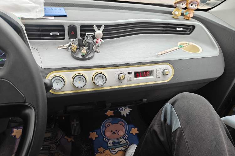 Used Wuling Hongguang MINIEV 2021 Macaron Premium Model – Lithium Iron Phosphate