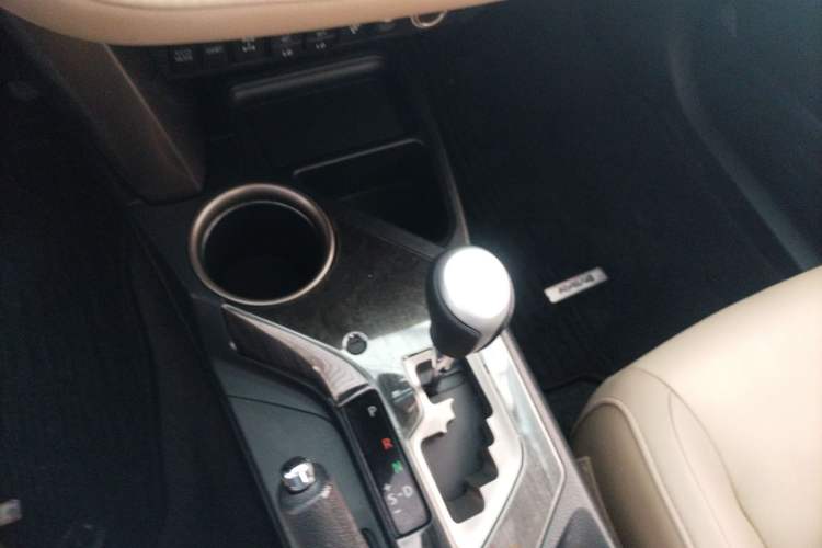 Used Toyota RAV4 2015 2.5L Automatic 4x4 Prestige Edition