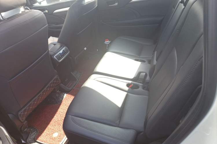 Used Toyota Highlander 2018 2.0T Four-Wheel Drive Luxury Version 7 Seats China VI Standard
