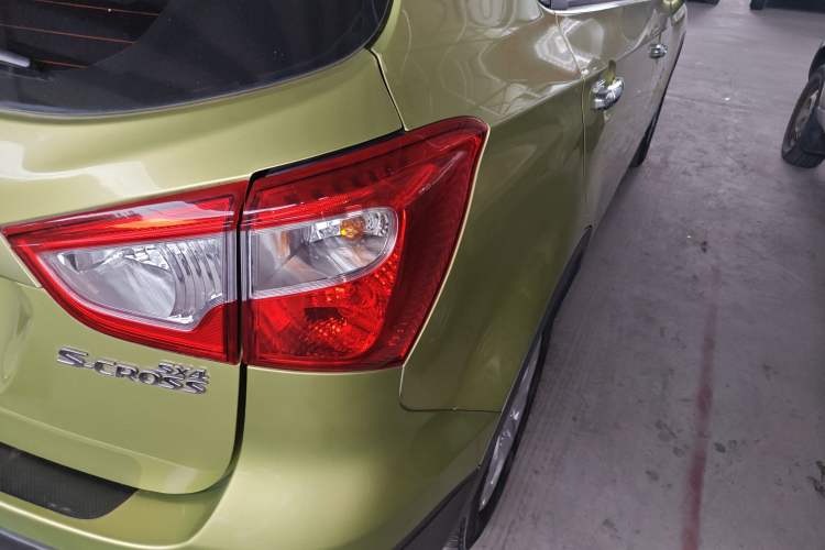 Used Suzuki S-Cross 2014 1.6L CVT Two-Wheel Drive Entry Model
