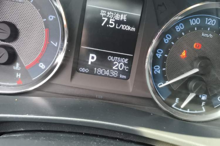 Used Toyota Corolla 2014 1.6L CVT GL-i Odometer Close Up