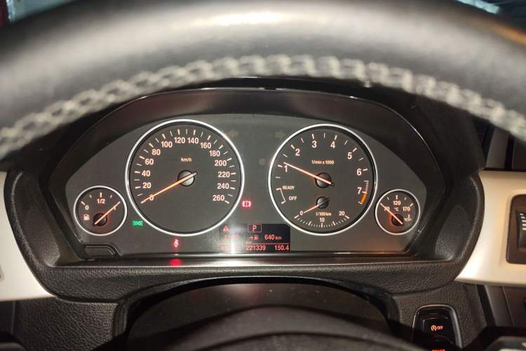 Used BMW 3 Series 2015 320i Fashion Model
