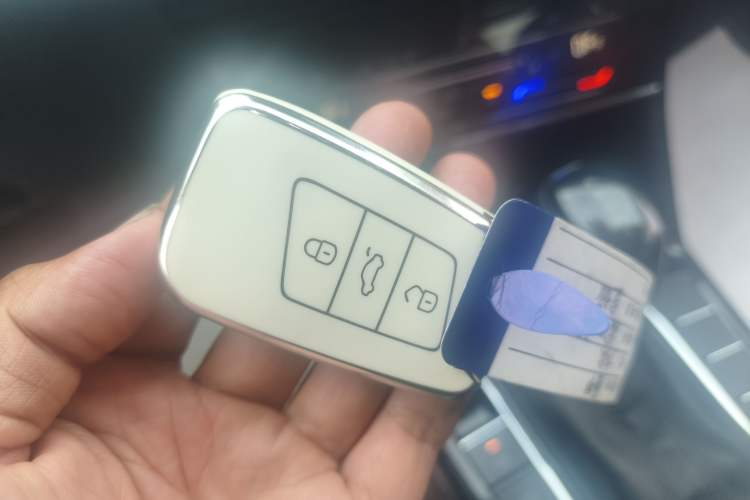 Used Volkswagen Passat 2022 330TSI Elite Edition Vehicle Key