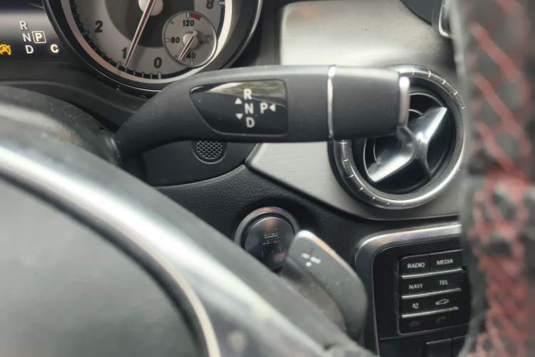Used Mercedes-Benz CLA 2016 CLA 220 4MATIC Gear Lever