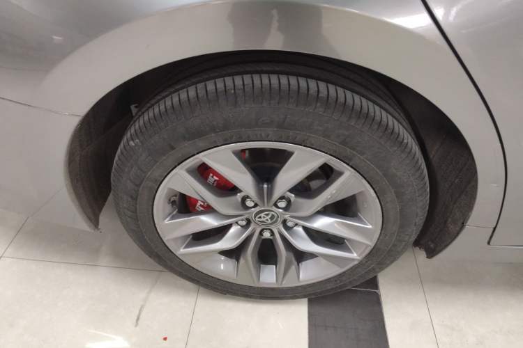 Used Toyota Avalon 2019 Dual-Engine 2.5L Luxury Edition China VI Standard