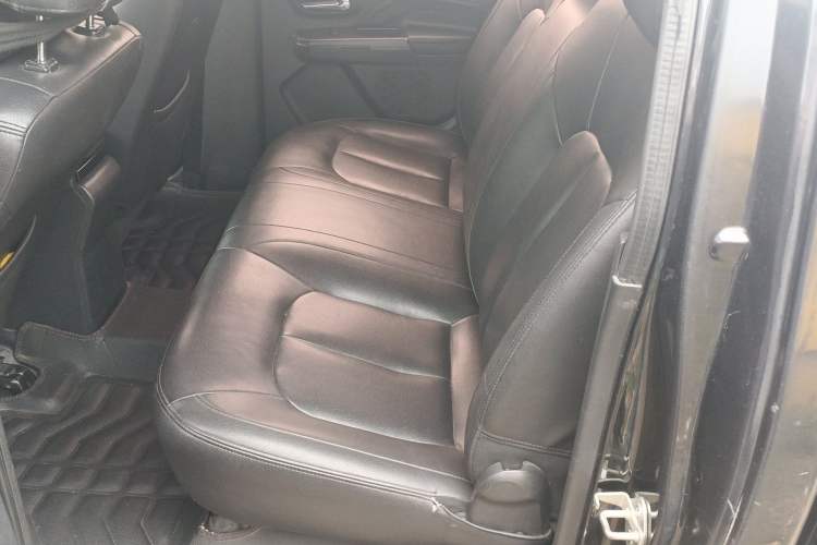 Used Great Wall Wingle 5 2017 2.0T European Version Diesel Two-Wheel Drive Elite Plus Big Double-Cab GW4D20D
