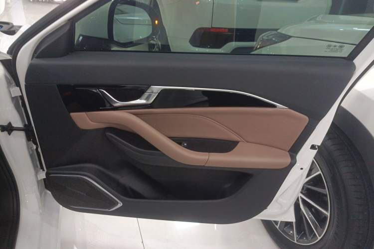 Used Bestune B70 2024 Dragon Edition 1.5T Leading Model
