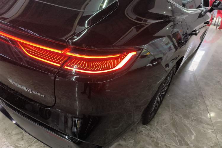 Used Geely Galaxy 8 2025 130km EM-i Prestige Edition Right Rear Taillight