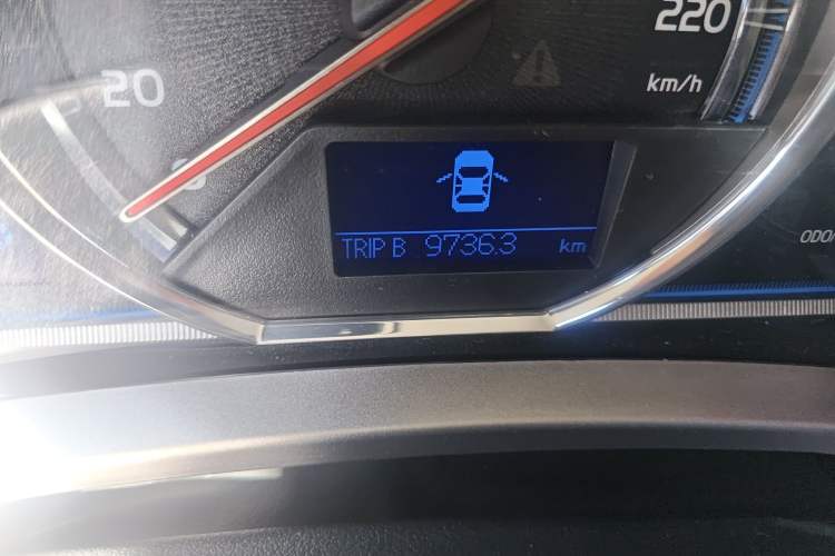 Used Toyota RAV4 2013 2.5L Automatic 4x4 Luxury Edition Odometer Close Up