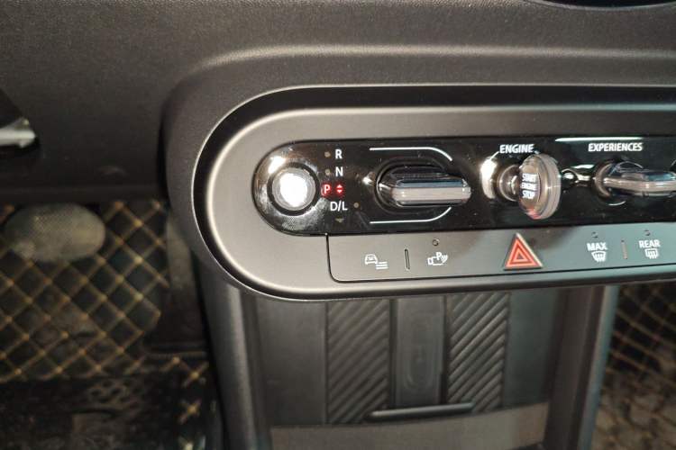 Used MINI 2025 1.5T COOPER Classic Edition
