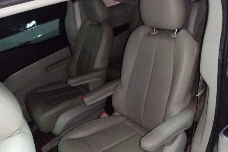 Used Buick GL8 2022 Land Cruiser Executive Class 652T Comfort Model
