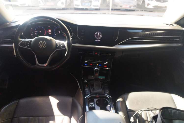 Used Volkswagen Passat 2022 330TSI Starry Luxury Edition – Exclusive Special Edition