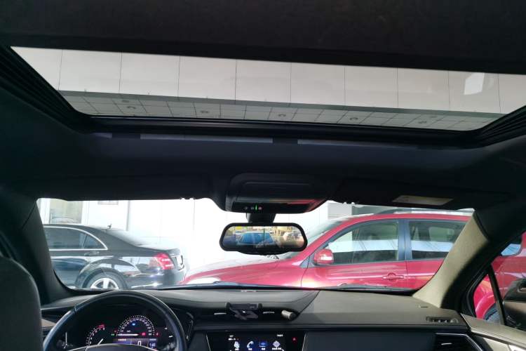 Used Cadillac XT5 2018 25T Tech Model
