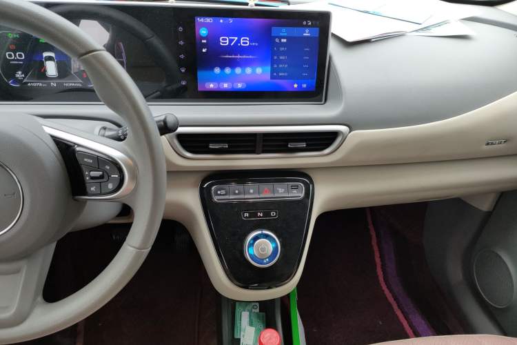 Used ORA White Cat 2022 Upgraded Model 305km Range Luxury Version Lithium-Ion Battery