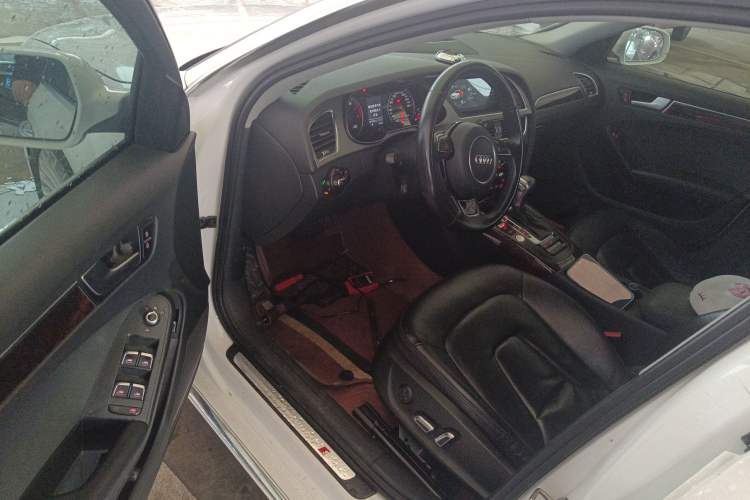 Used Audi A4L 2016 35 TFSI Collection Edition S line Comfort Model
