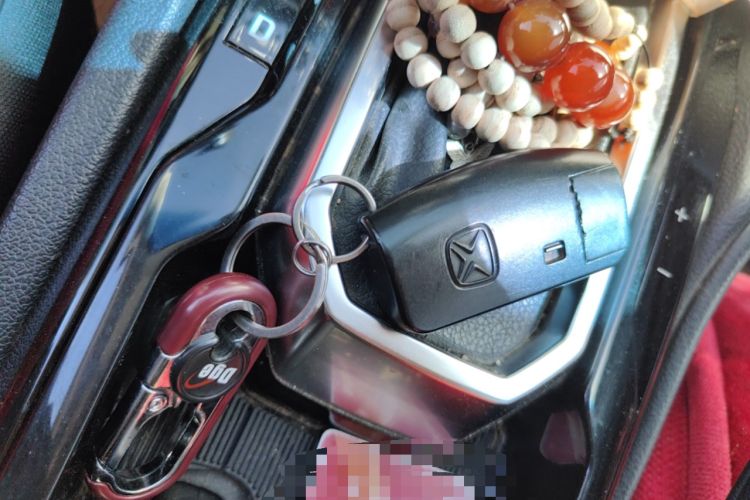 Used JMC Yusheng S350 2016 2.0T Automatic All-Wheel Drive Gasoline Luxury Version with Sunroof 5 Seats Vehicle Key