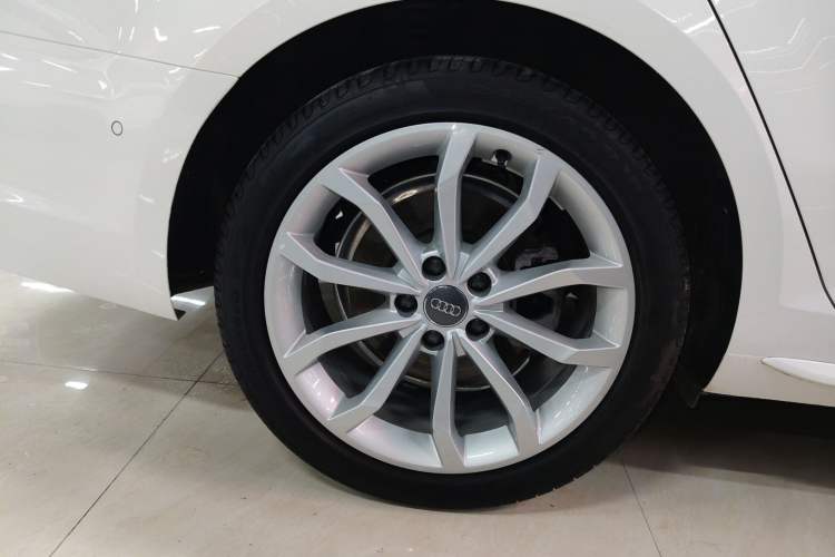 Used Audi A4L 2019 40 TFSI Fashion Edition China VI Emission Standard