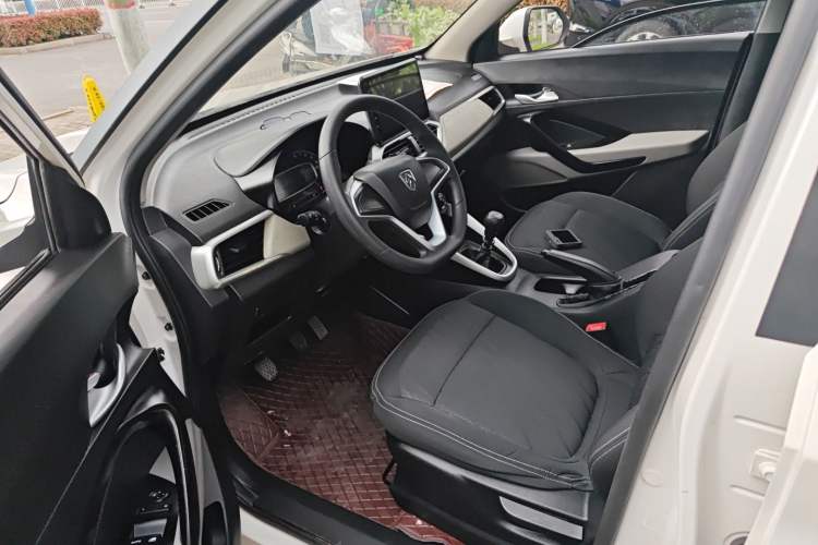 Used Baojun 510 2017 1.5L manual Comfort trim Driver Seat