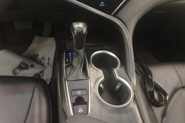 Used Toyota Camry 2022 2.0GVP Premier Edition Gear Lever