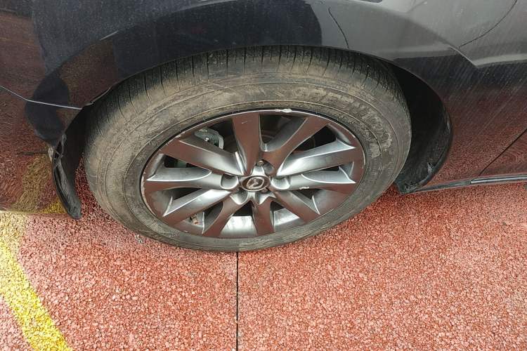 Used Mazda Atenza 2020 2.0L Blue Sky Luxury Edition Left Front Wheel Hub