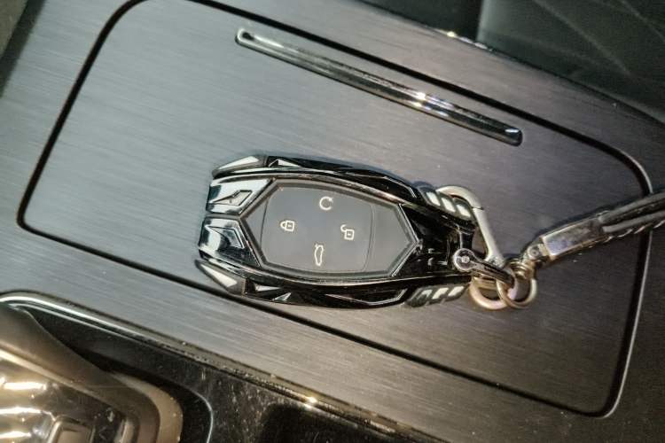 Used GAC Trumpchi GS8 2022 Dual-Engine Series 2.0TM Two-Wheel Drive Prestige Edition (7 Seats)