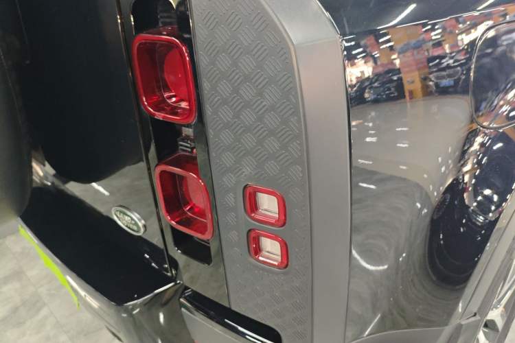 Used Land Rover Defender 2022 110 P400 Dark Edition