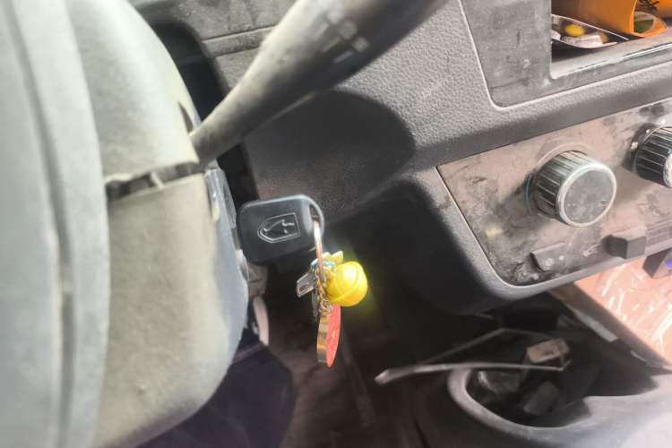 Used Jinbei Hiace X30 2021 1.5L Standard Version Air-Conditioner-Free Van China VI Emission Standard SWC15M Vehicle Key