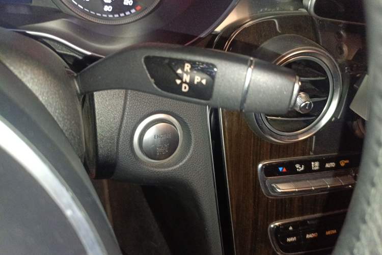 Used Mercedes-Benz C-Class 2015 Facelift C 200 L