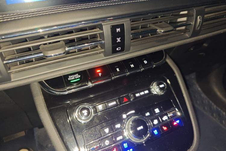 Used Lincoln Corsair 2021 2.0T Two-Wheel Drive Deluxe Edition Gear Lever