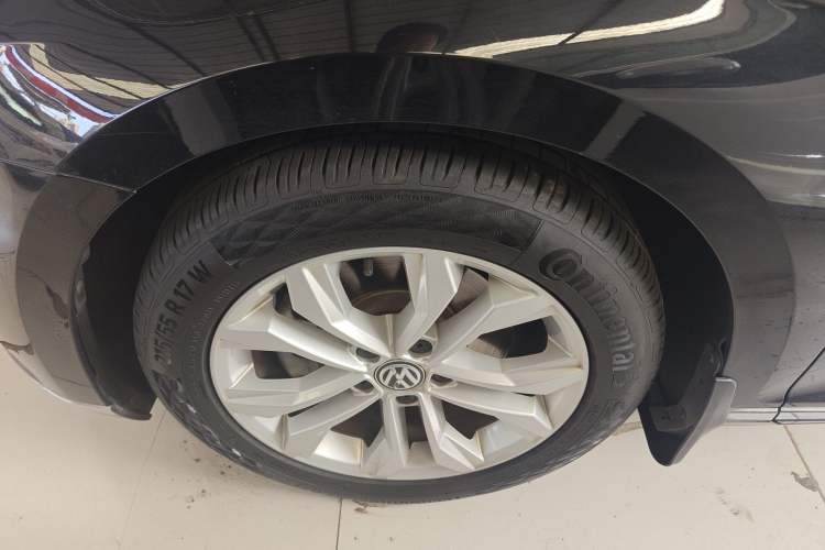 Used Volkswagen Magotan 2019 330TSI DSG Luxury Model China V Standard Left Front Wheel Hub