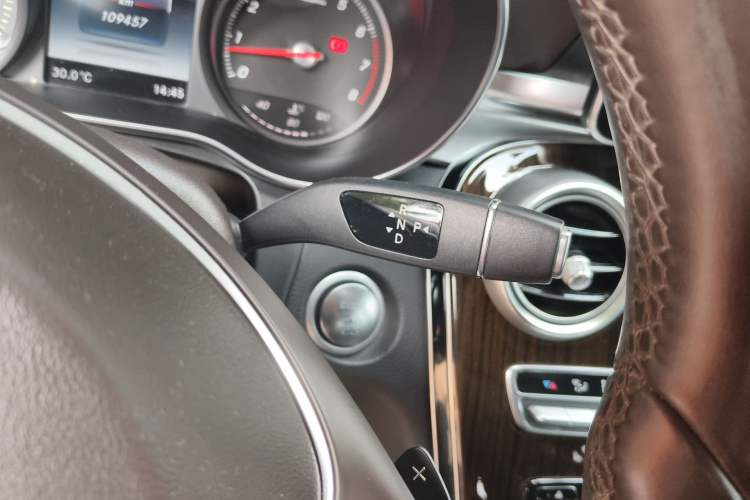 Used Mercedes-Benz GLC 2017 GLC 260 4MATIC Dynamic Edition Gear Lever