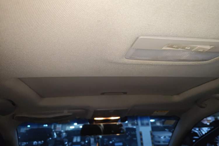 Used Chevrolet Cruze 2013 1.6L SE MT Headliner