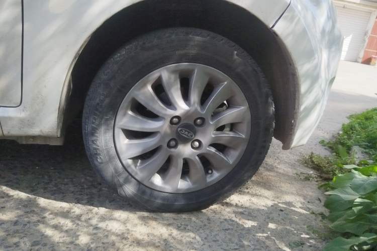 Used JAC Group iEV6E 2019 Upgraded iEV6E Luxury Smart Edition Deluxe Package Right Front Wheel Hub