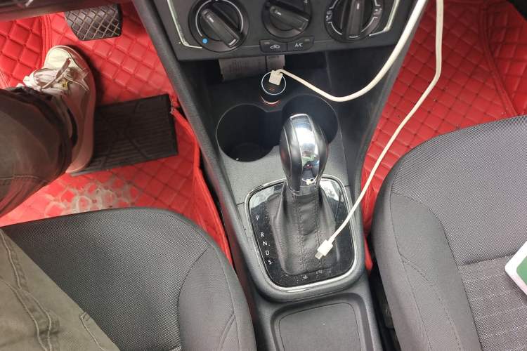 Used Volkswagen Polo 2016 1.6L Automatic Comfort Model