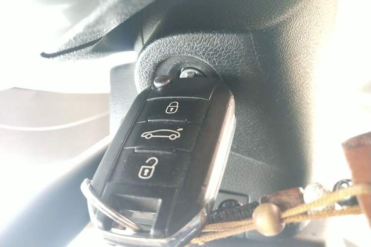 Used Peugeot 301 2014 1.6L Manual Comfort Edition