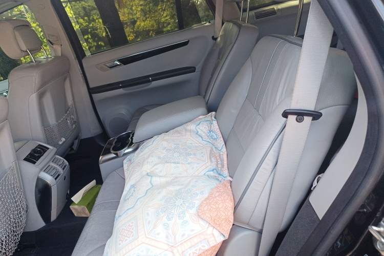 Used Mercedes-Benz R-Class 2014 R 320 4MATIC Luxury Model Left Rear Seat