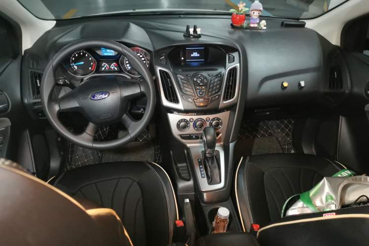 Used Ford Focus 2012 Hatchback 1.6L Automatic Comfort Model Center Console