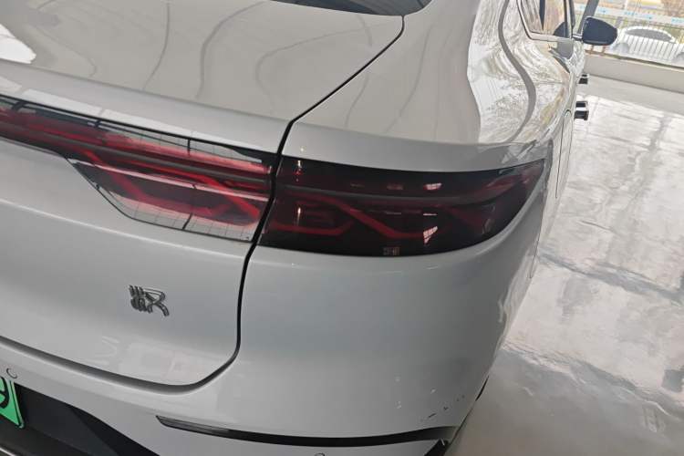 Used BYD Han 2025 DM-i 125KM Prestige Model Right Rear Taillight